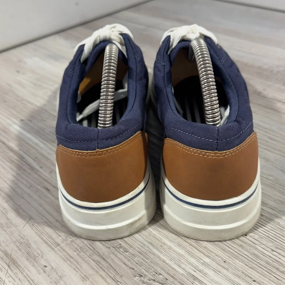 Chaps Canvas Sneakers Men's Size 7.5 Blue Low Top Lace Up Memory Foam Shoes